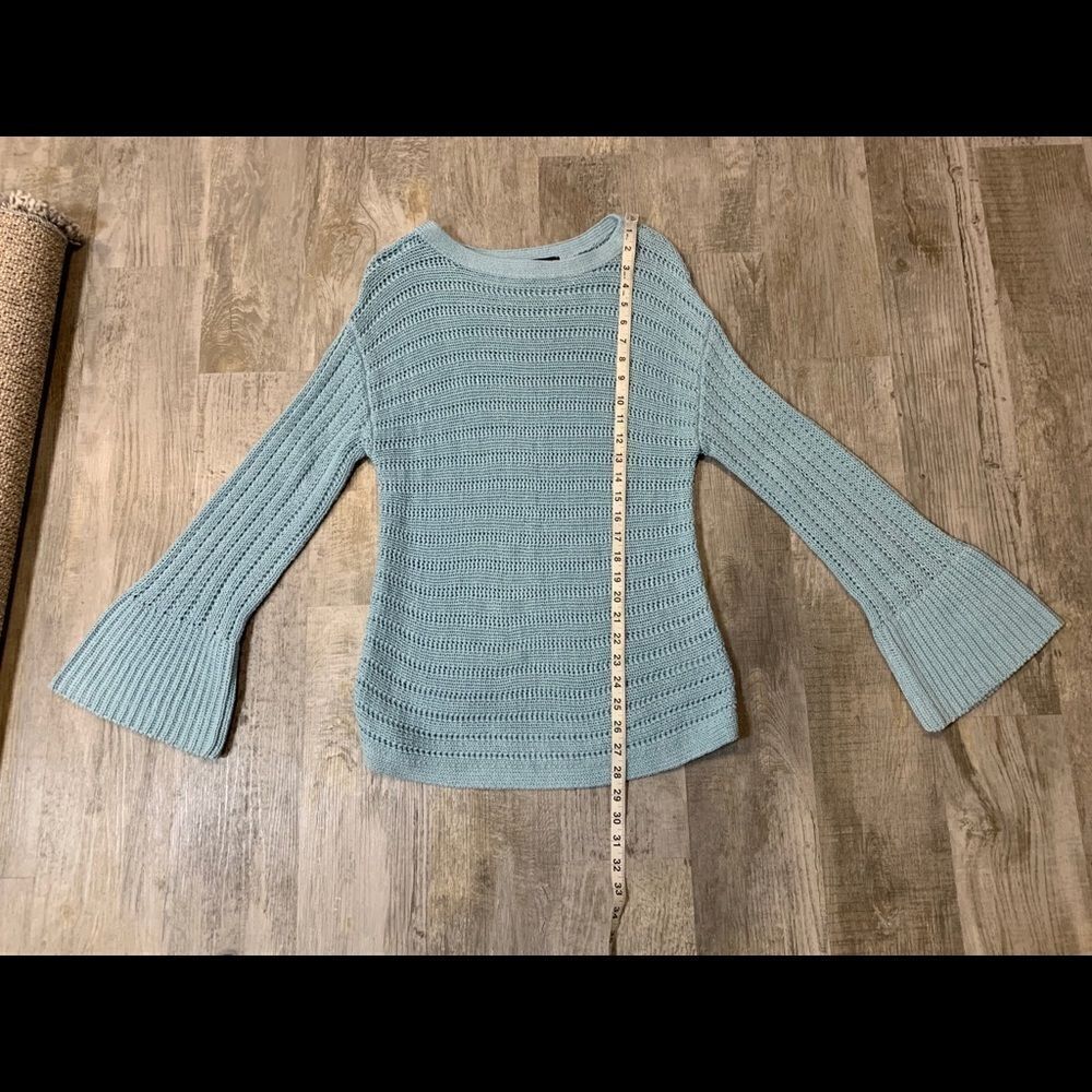 Ellen Tracy baby blue knit sweater with bell sleeves size medium - Picture 3 of 7